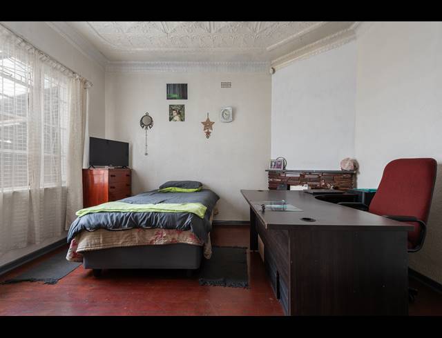 3 BEDROOM FREEHOLD FOR SALE IN REGENTS PARK
